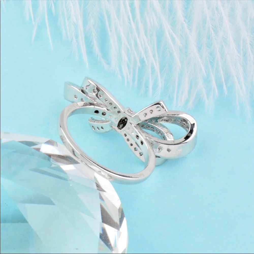 Large Bow Ring - Picture 4 of 5